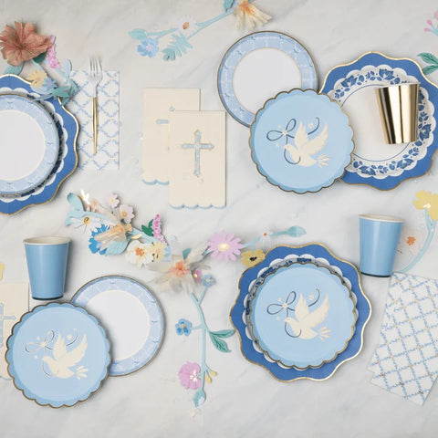 servilleta larga blanca con estampados de celosia azul cielo 20 pz.